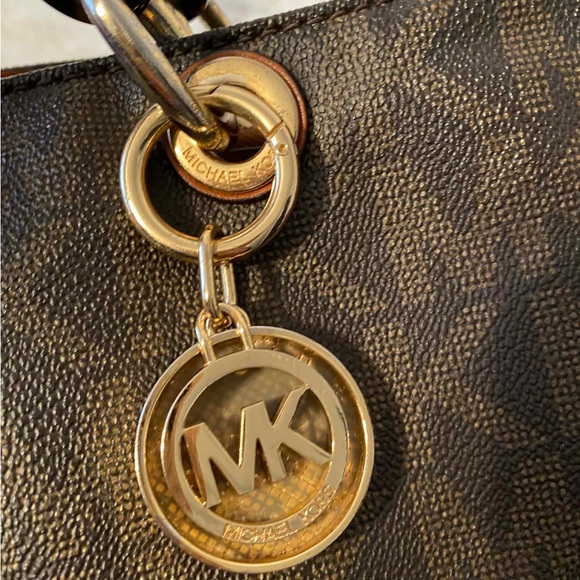 GUC Michael Kors Satchel Bag - Picture 8 of 11